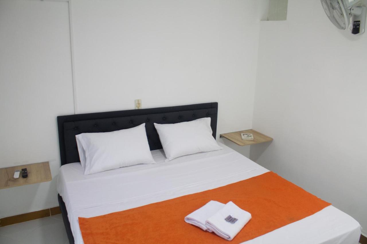 Hotel Picasso 70 Medellin Exterior photo